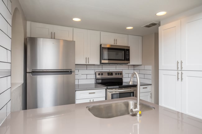 03.jpg - Augustine at Glendale