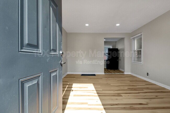 Photo - 1045 S James Rd