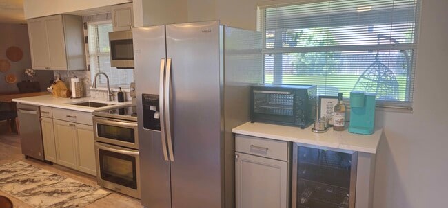 Photo - 589 Coconut St