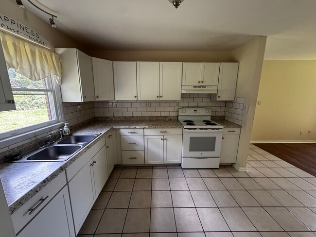 Photo - 2115 Cameo Dr Unidad 2115 Camero Drive,  1
