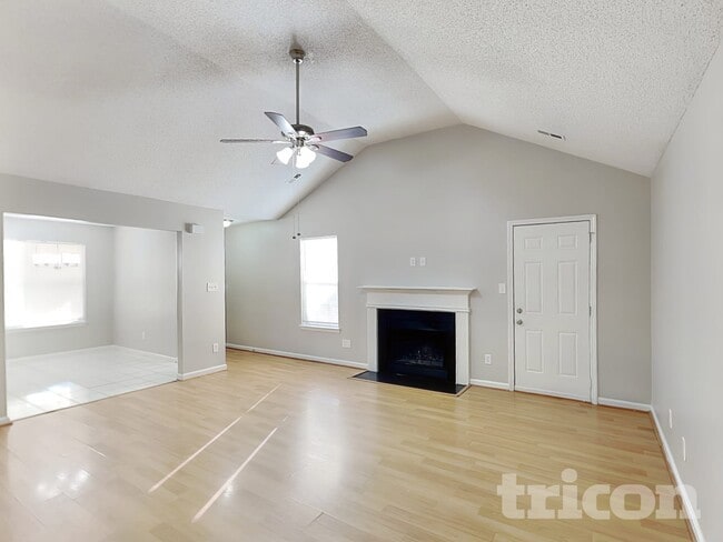 Photo - 5000 Poplar Glen Dr