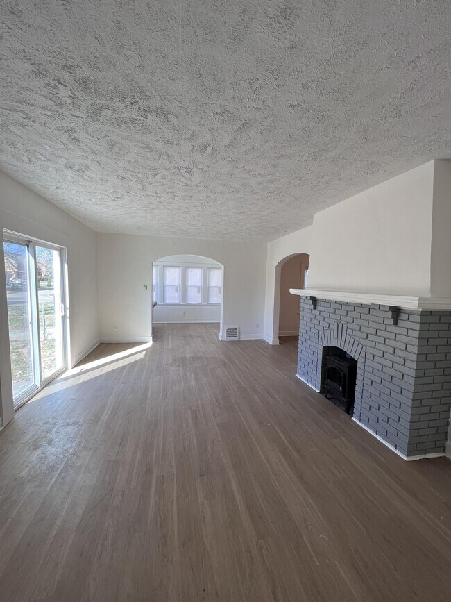 1376 Cory Dr Townhome Townhome Rental in Dayton OH