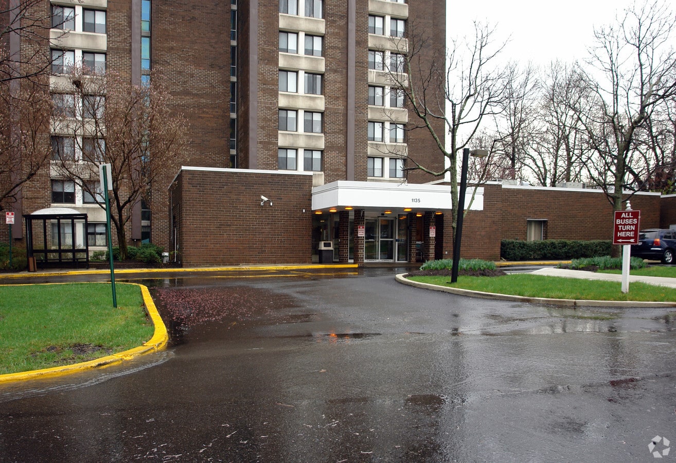 Photo - Arcola Towers
