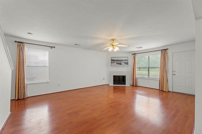 Photo - 8252 Golf Green Cir