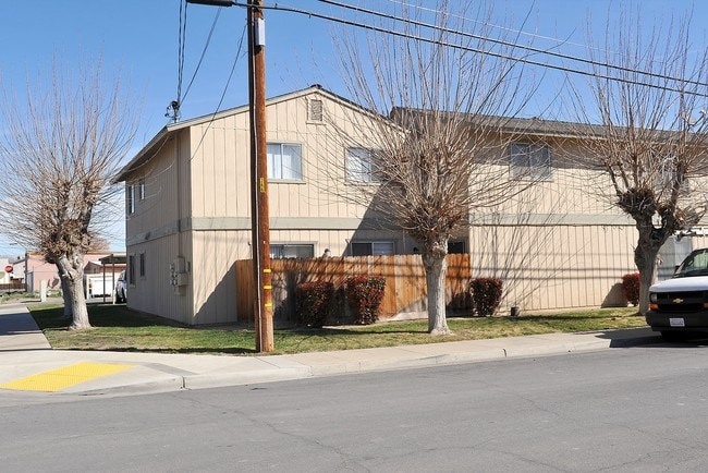 Photo - 141 Warthan St Apartments