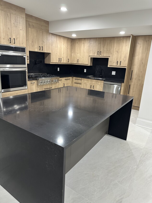Photo - 3501 W Ox Rd (Fairfax, VA)
