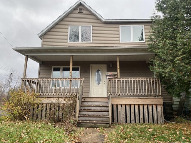 Building Photo - 102 7th St S Rental