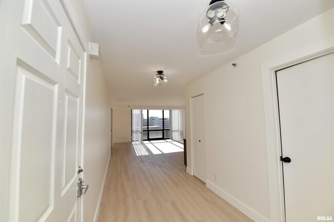 Photo - 123 SW Jefferson Ave Unidad W6A-B