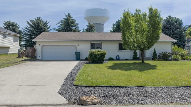 Building Photo - Updated Hayden Rancher on Large Fenced Lot with RV Parking & Fruit Trees