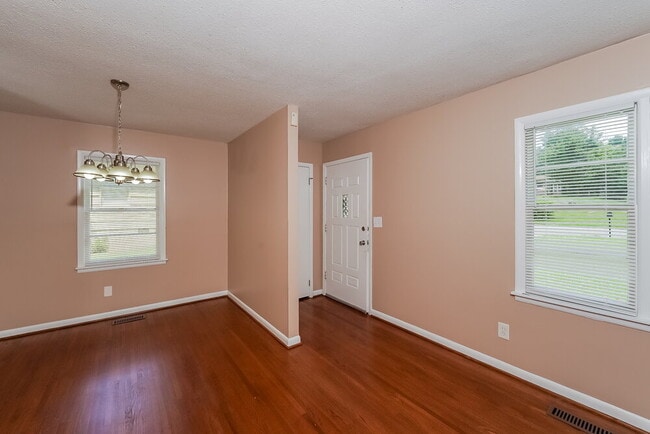 Photo - 417 19th Terrace NE