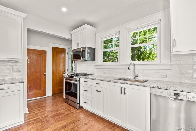 Photo - 7 Nanuet Ave
