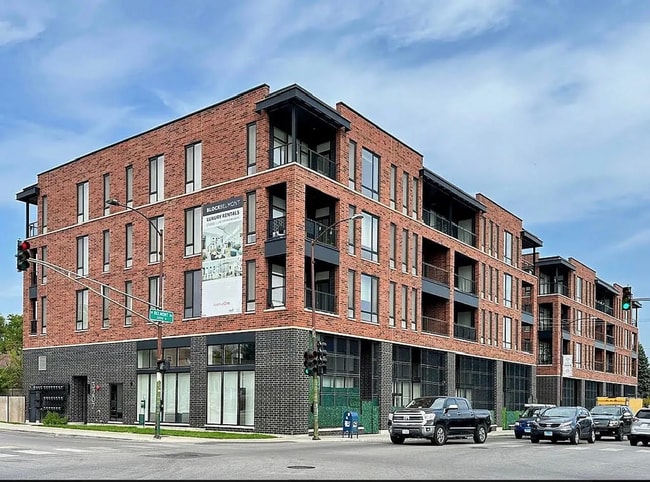 Building Photo - 3207 N Narragansett Ave