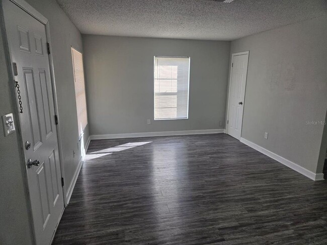 Photo - 2322 W St John St