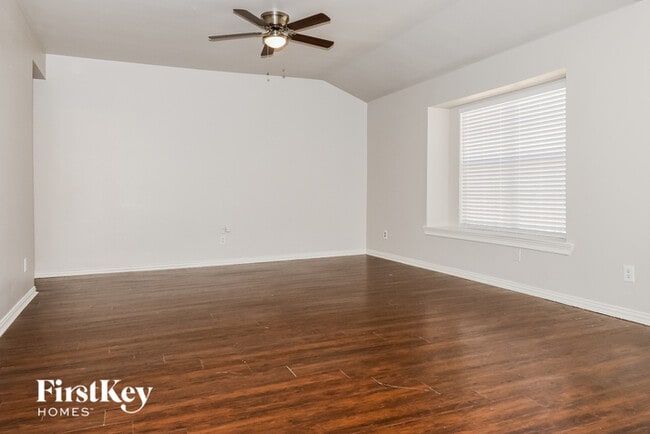 Photo - 472 Perch Rd