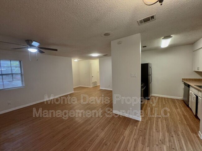 Photo - 115 Waller St Unit A