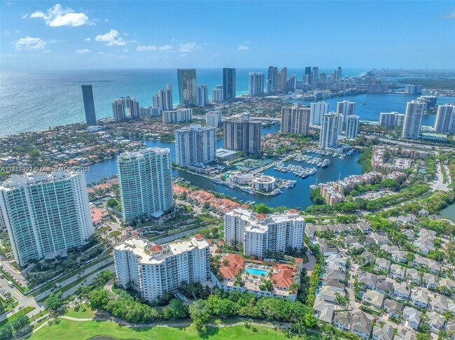 Building Photo - 20000 E Country Club Dr Unit 209 Rental