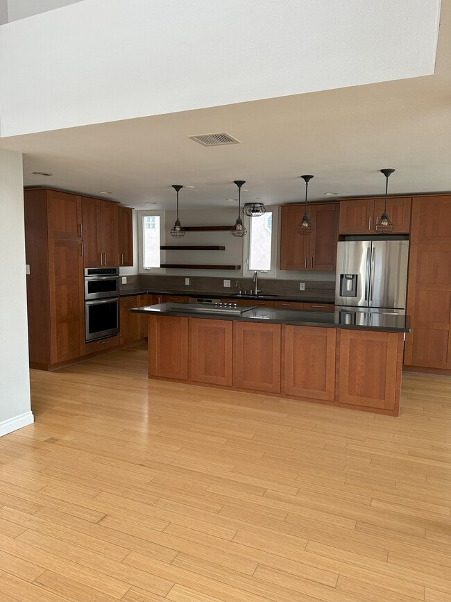 Beautiful open remodeled kitchen - 4659 Park Dr Unit A