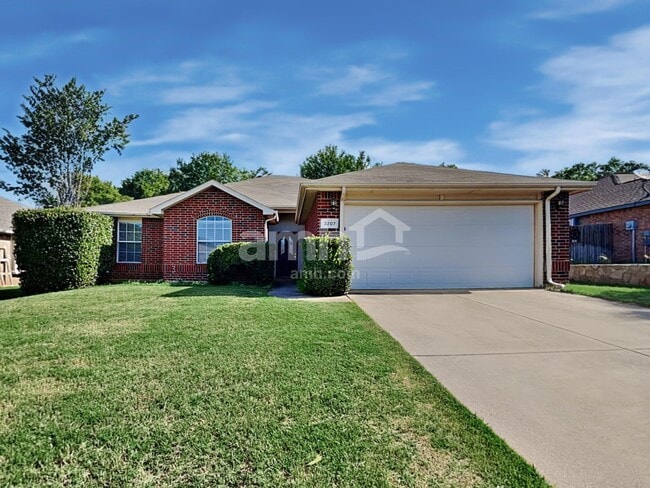 Building Photo - 3207 Athens Dr Rental