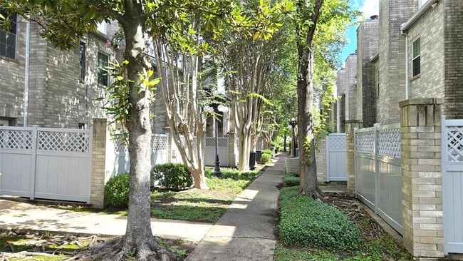 Photo - 6000 Reims Rd Unidad 2603 Rental