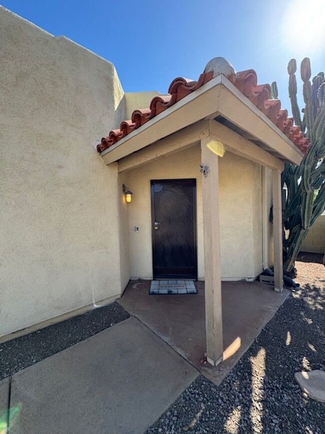 Photo - Northwest-3 bedroom/ 2 bathroom single family home w/ pool!