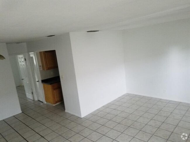 Building Photo - 4151 NW 30th Terrace Rental