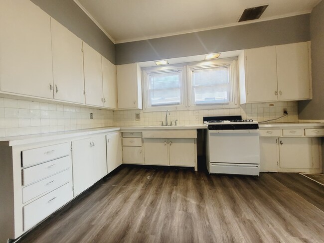 Building Photo - 412 Yund St