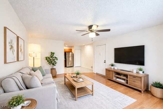 Photo - 15 Fisher Dr