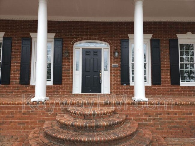 Photo - 954 Windmill Ln