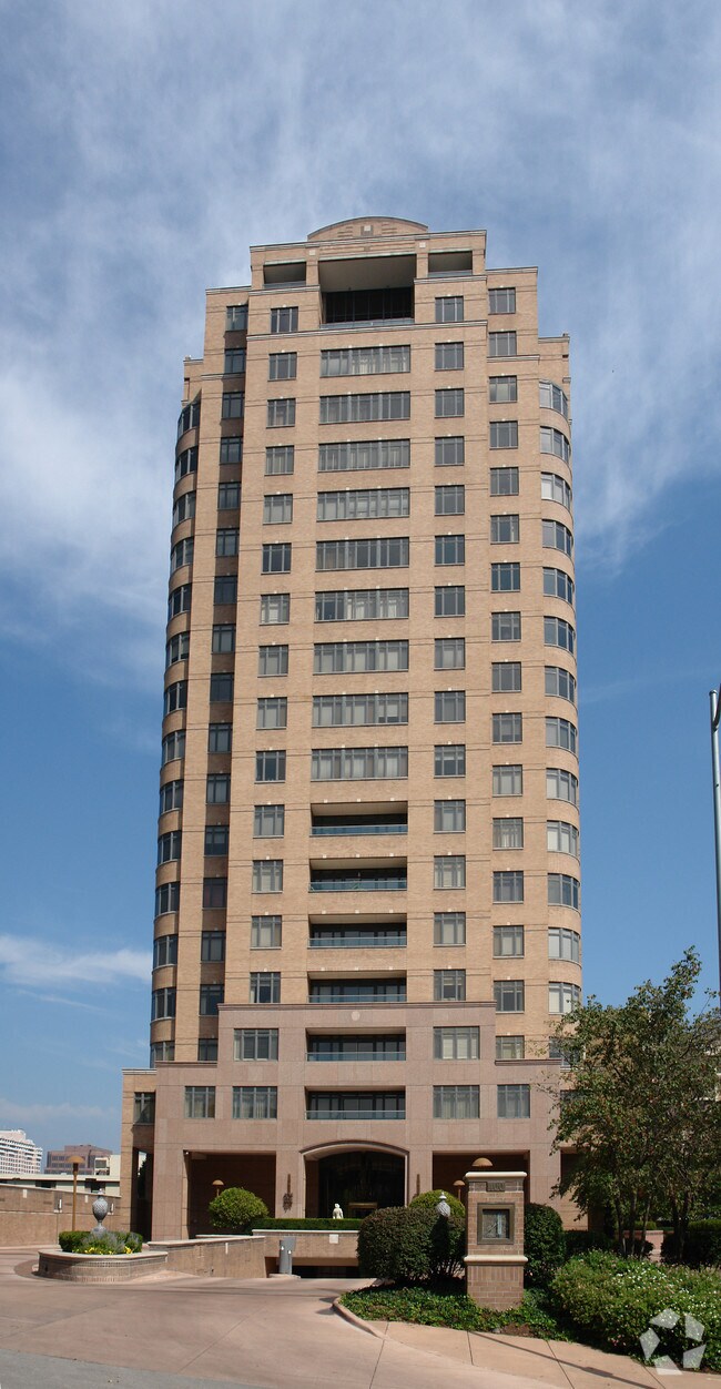 Photo - Alameda Towers