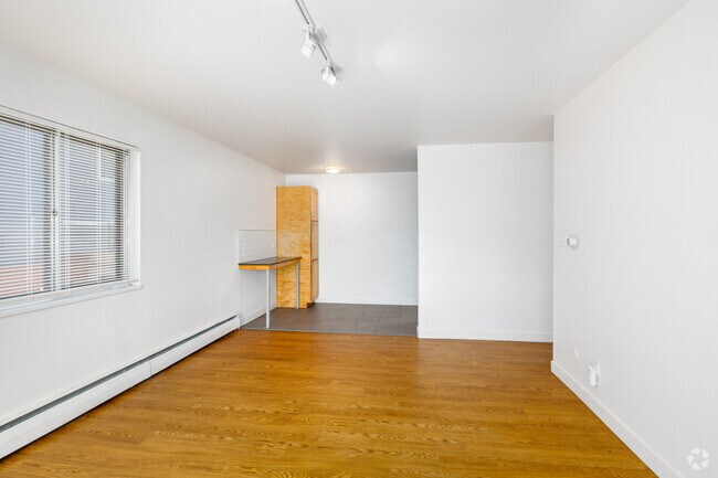 2BR, 1BA - 875SF - Living Room - 2939 Marine Street