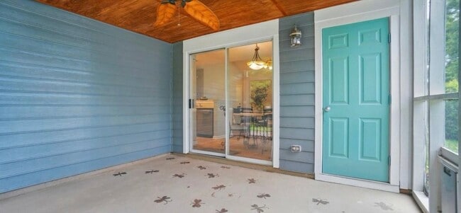Photo - 317 Cedarcroft Dr