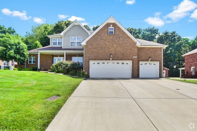 Building Photo - Pet Friendly Four Bedroom with Bonus! Rental