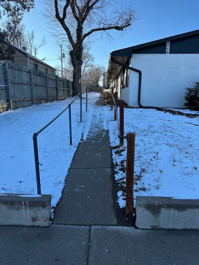 Building Photo - 2007-2019 4th Avenue Unit 2019-6