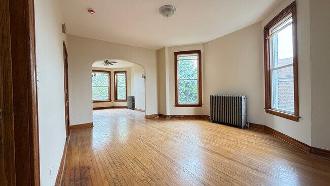 Photo - 2022 N Lawler Ave Unit 2ND