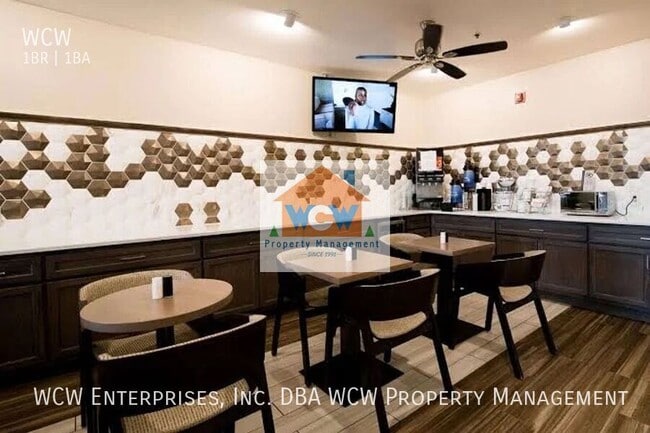 Photo - 700 SW Fairlawn Rd Unit Best Western RM 217