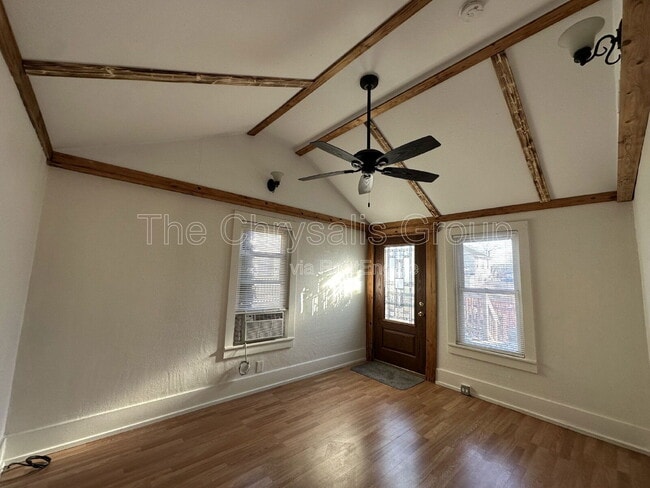 Photo - 537 1/2 Bucklin St