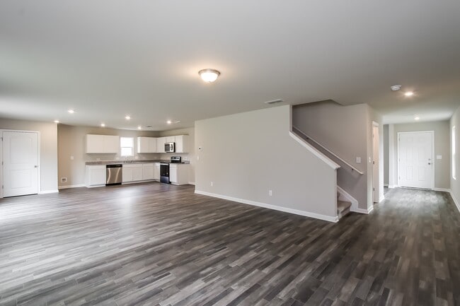 Photo - 207 Shalako Ln