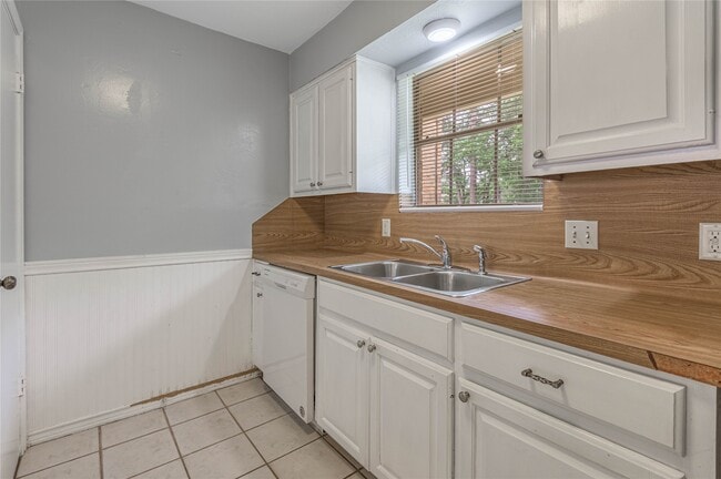 Photo - 111B Normal Park Dr Unit B
