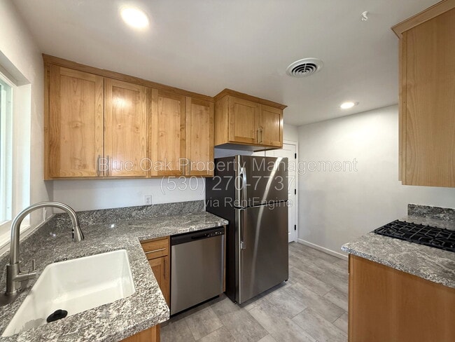 847 Nancy Ln