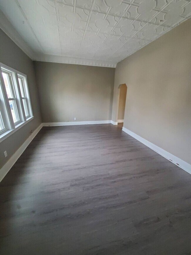 Photo - 2501-2503 S 11th St. / 1105 W Arthur Ave. ... Unidad 2501 Lower