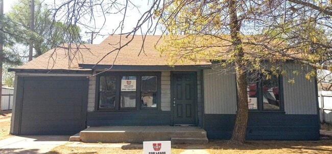 Building Photo - Handyman Special $0 First Month's Rent / “... Rental