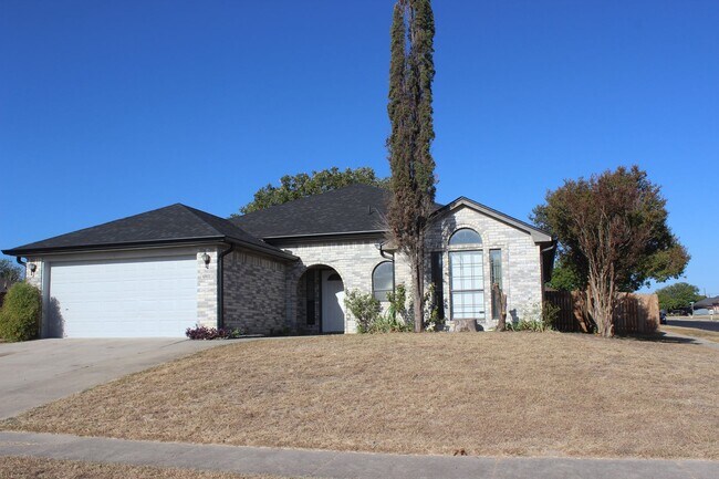 Photo - Charming 3-Bedroom Home in Jamesway Addition – Available Now!