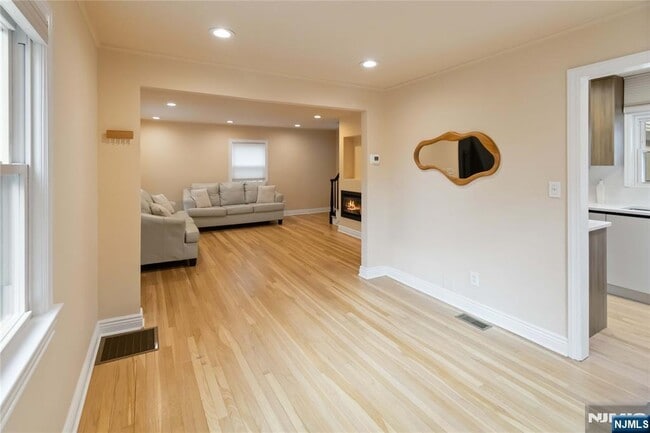 Photo - 31 Sherman Ave