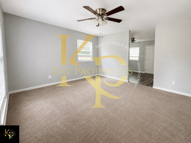 Photo - 3013 Wedgedale Ave