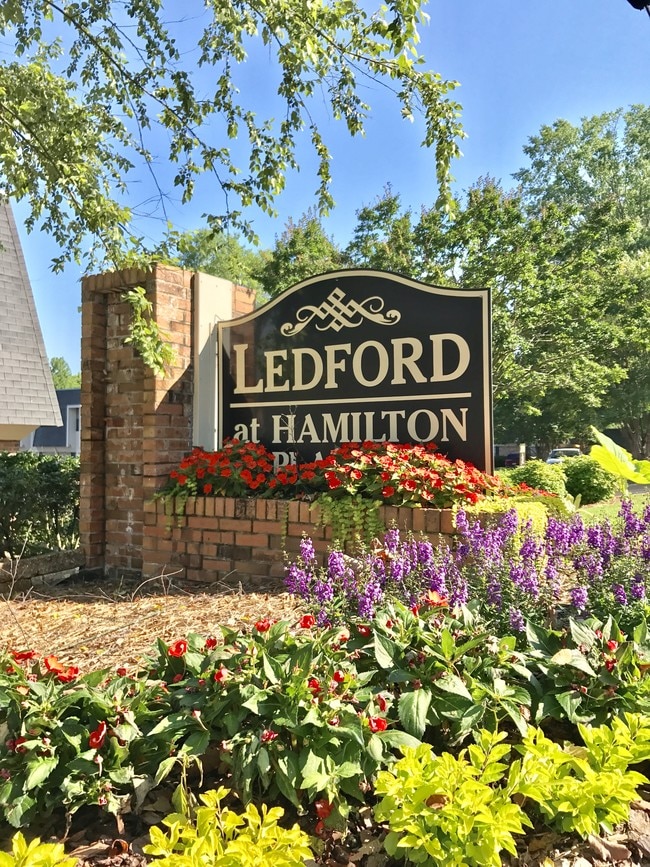 Ledford at Hamilton Place - Ledford at Hamilton Place Apartments