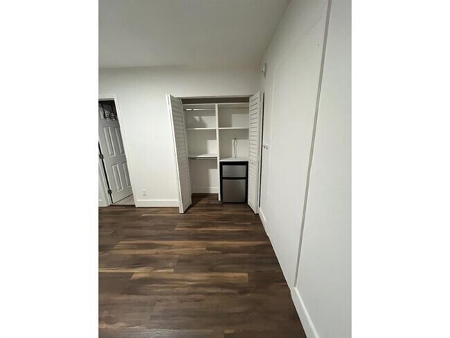 Photo - 2300 NW 6th St Unit 9