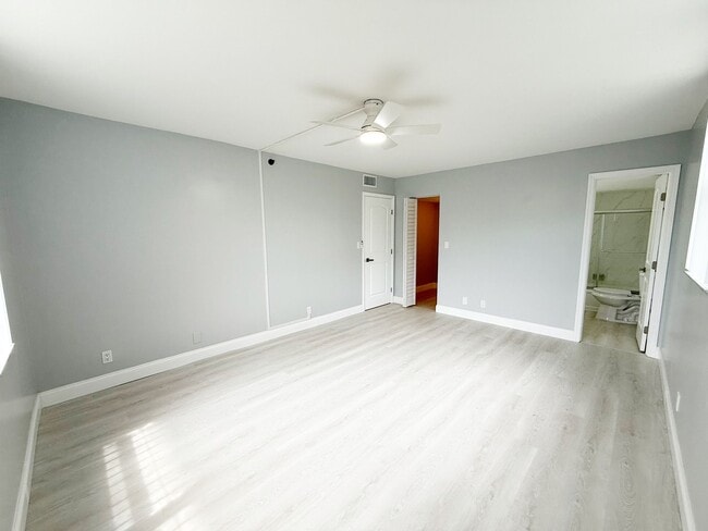 Photo - 3300 W Rolling Hills Cir Unit 410