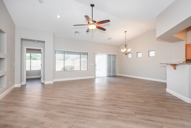 Photo - 1846 W Half Moon Cir