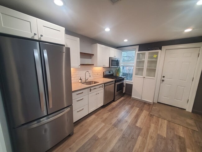 Building Photo - 866 Dorchester Ave Unit 2