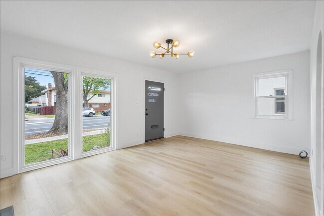 Photo - 2064 Encinal Ave